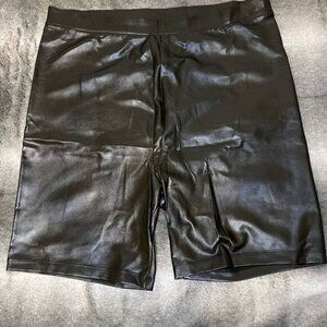 American Eagle Faux Leather Cycling Shorts Size XL